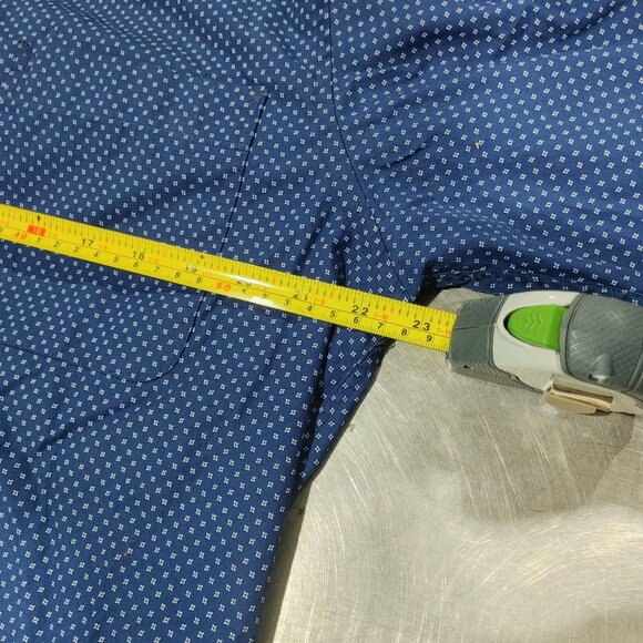 Excellent Condition Tommy Hilfiger Blue Pattern Dress Shirt Size L 16 32/33 - Picture 3 of 4